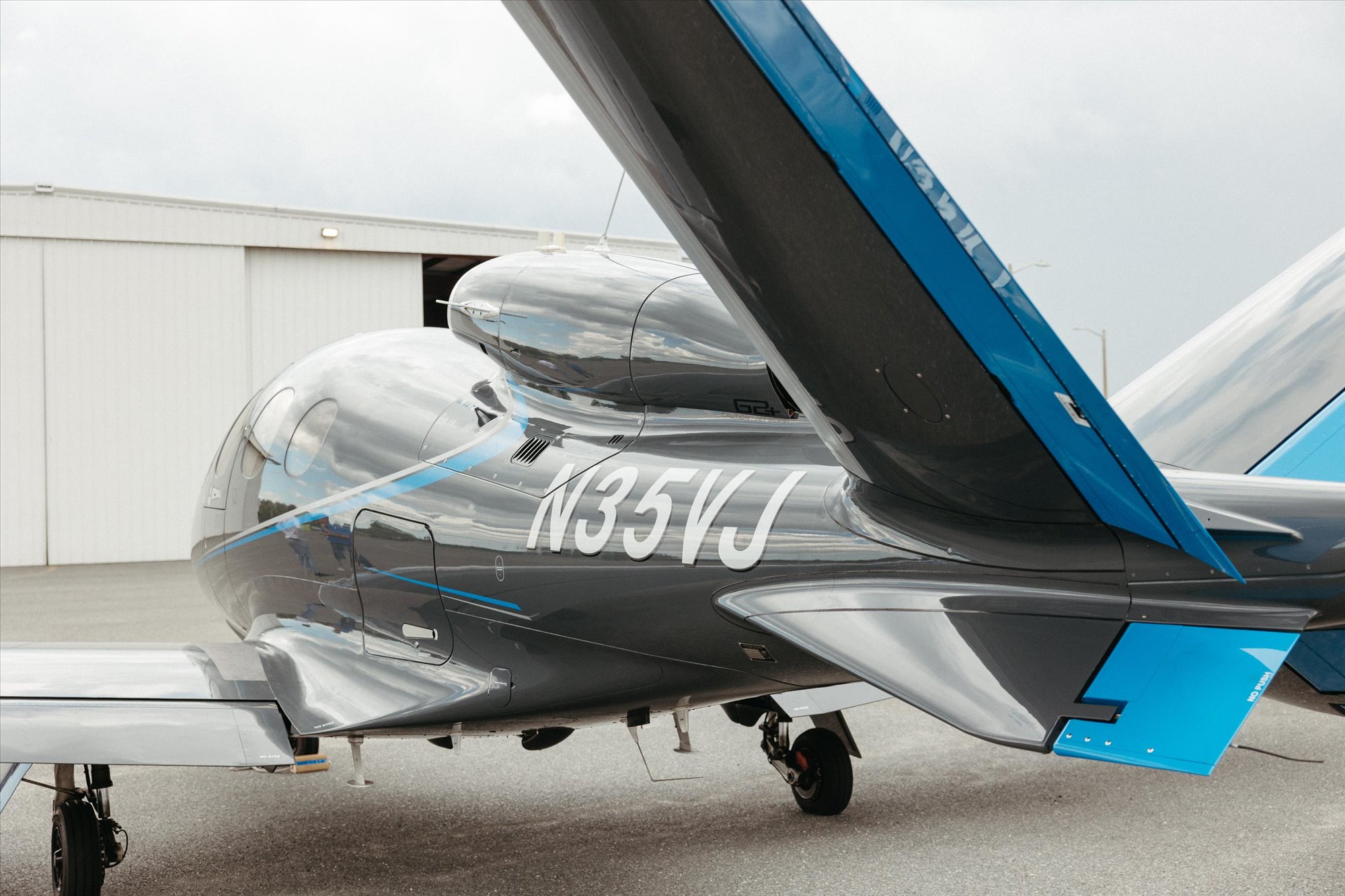 Cirrus SF50 Vision Jet photo